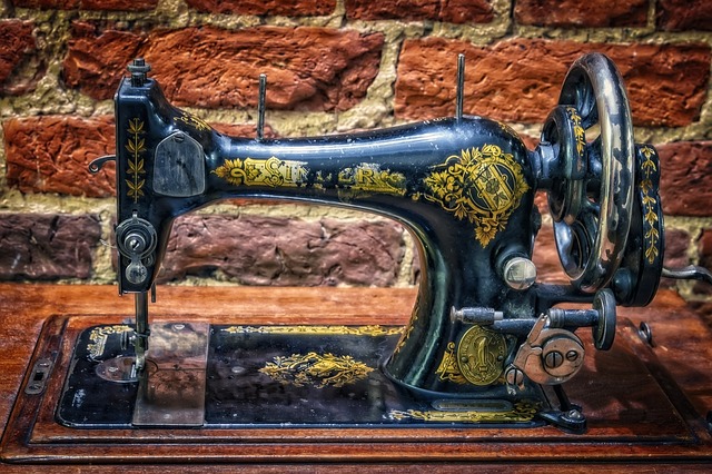 sewing-machine-3728745_640 Klasické výztuže (nepřižehlovací)