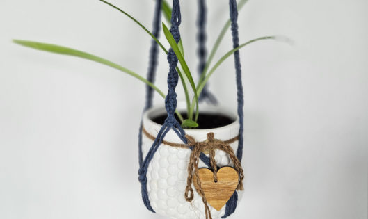 Jak vyrobit macrame závěs na květináč