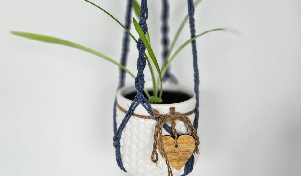 Jak vyrobit macrame závěs na květináč