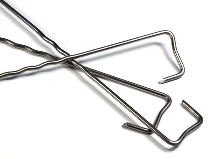 Ocelové skoby pro ukotvení mulčovací textilie