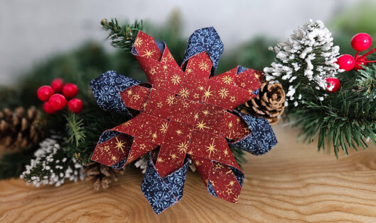 3D vánoční hvězda z  pruhů látek